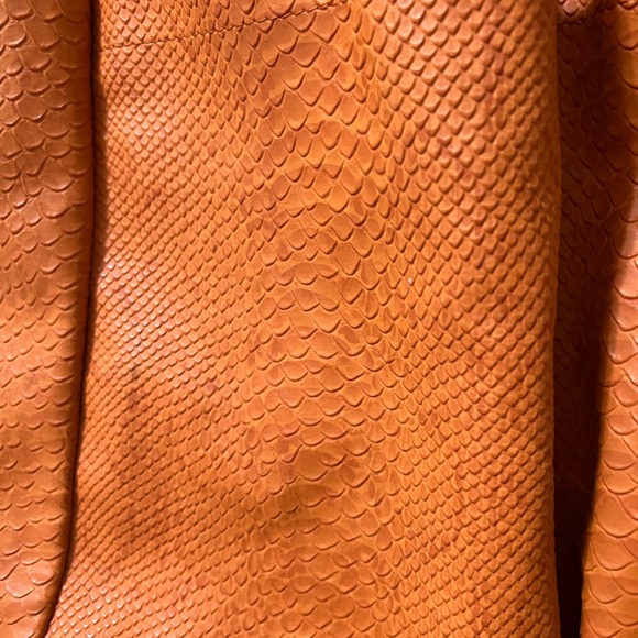 Neiman Marcus tote bag with snap closure and two big front pockets - Picture 5 of 8